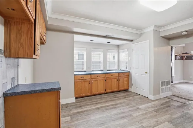 $214,000 | 218 East Kay Street, Lansing, KS 66043