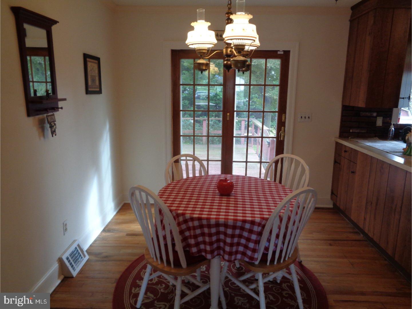 33 Running Brook Road Ewing, NJ 08638 - Photo 4 of 18