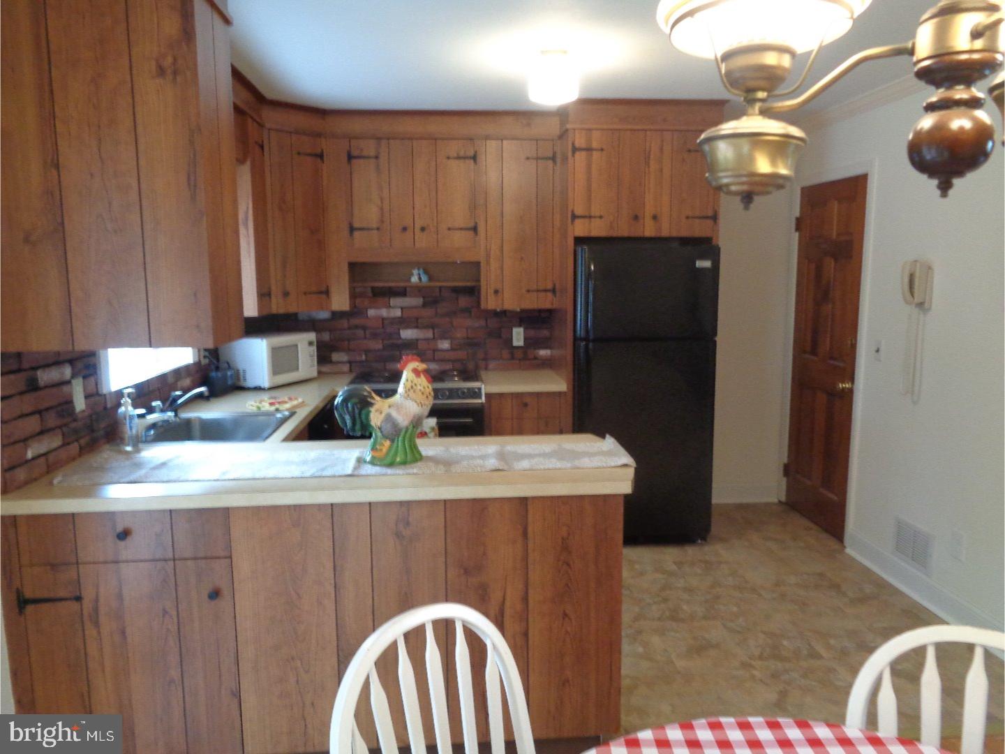 33 Running Brook Road Ewing, NJ 08638 - Photo 6 of 18