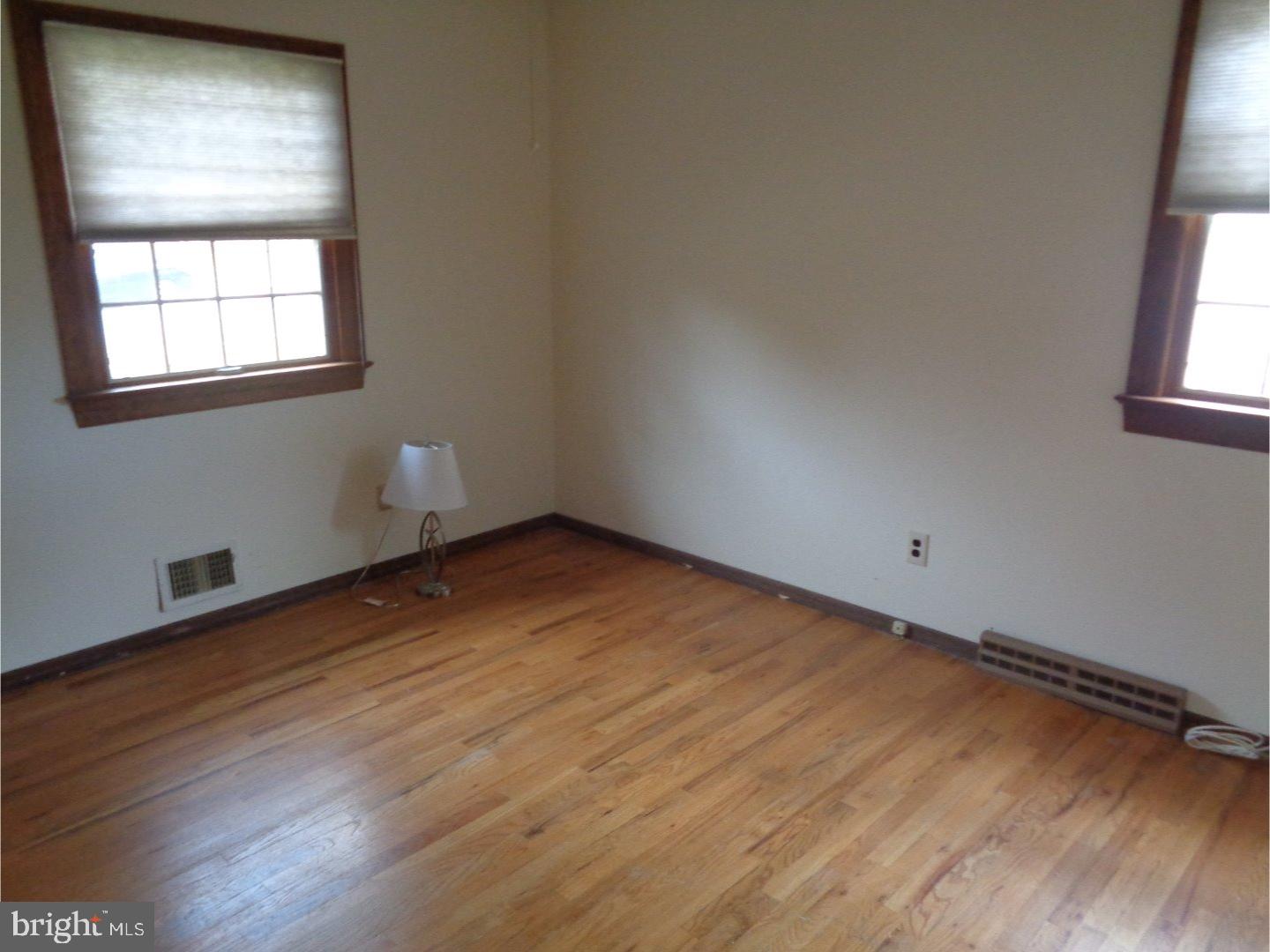 33 Running Brook Road Ewing, NJ 08638 - Photo 8 of 18