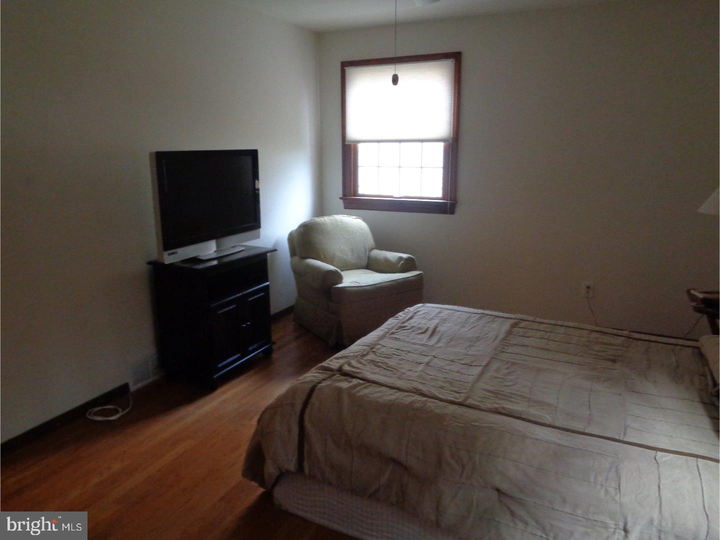 33 Running Brook Road Ewing, NJ 08638 - Photo 10 of 18