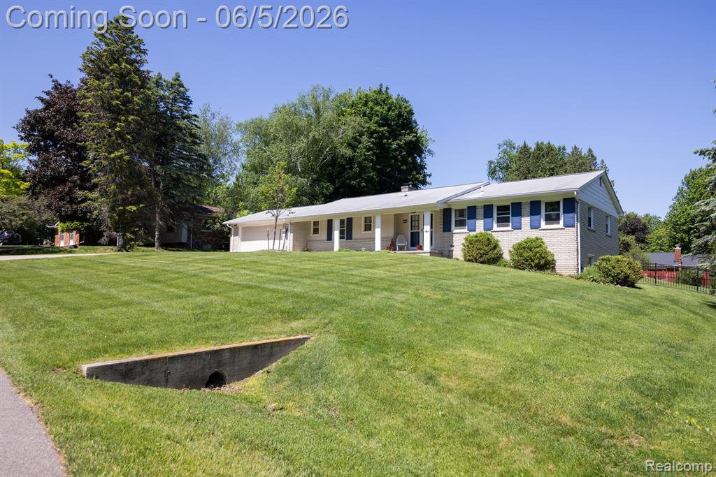724 Sandstone Drive Rochester Hills, MI 48309 - Photo 2 of 60