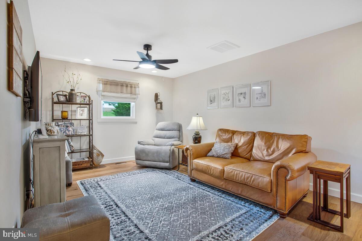9580 Howes Road Dunkirk, MD 20754 - Photo 25 of 51 sitting room