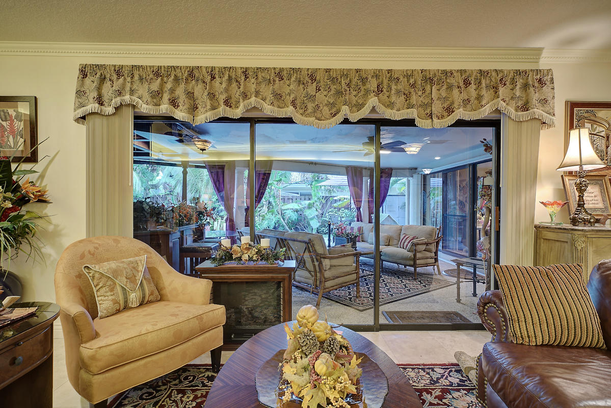 1698 Southwest 7th Terrace Boca Raton, FL 33486 - Photo 8 of 26 Living room view