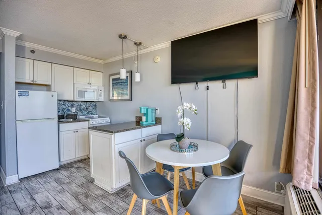 $179,000 | 6900 North Ocean Boulevard, Unit 1002, Myrtle Beach, SC 29572