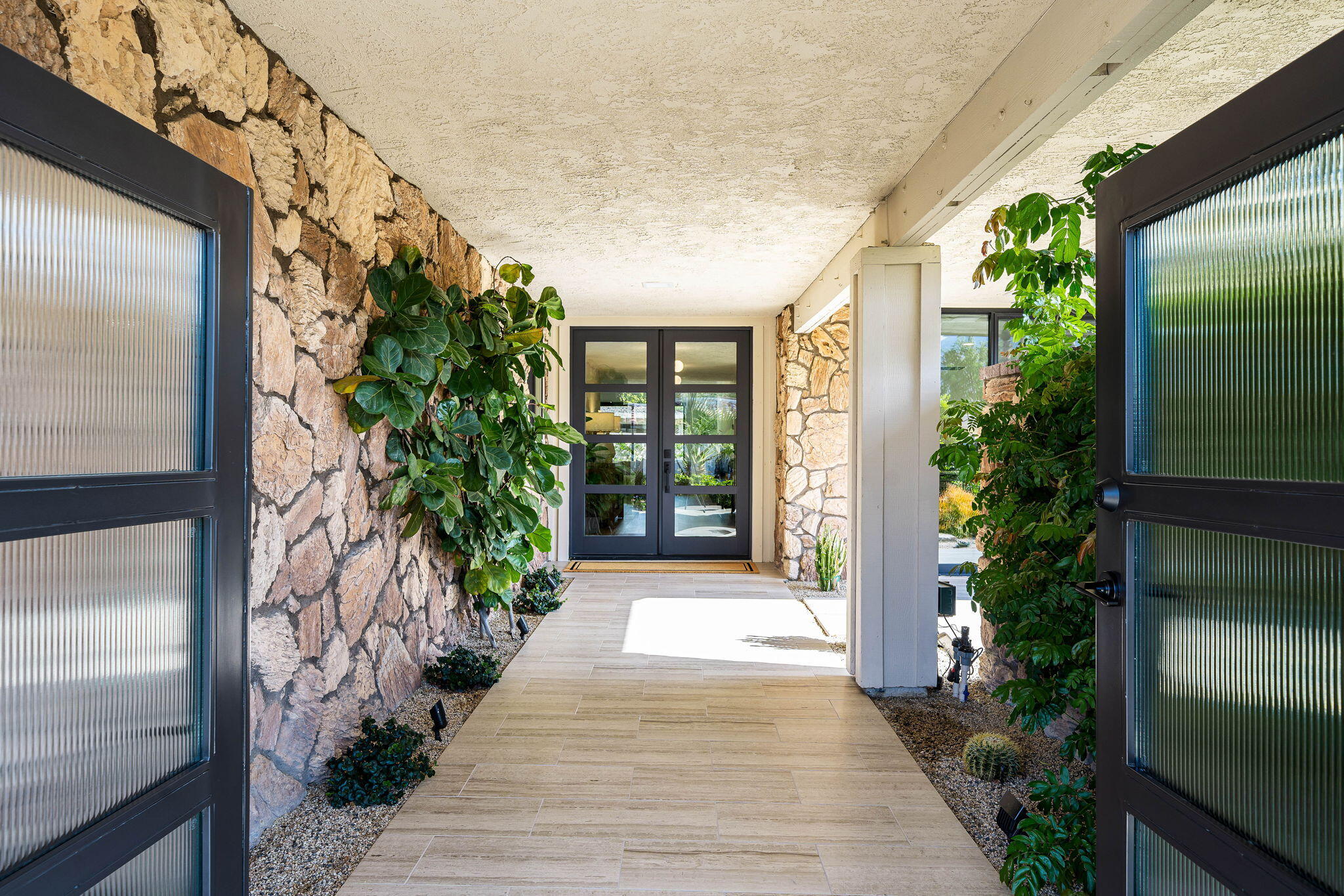 1 Cornell Drive Rancho Mirage, CA 92270 - Photo 35 of 46 Courtyard Enterance