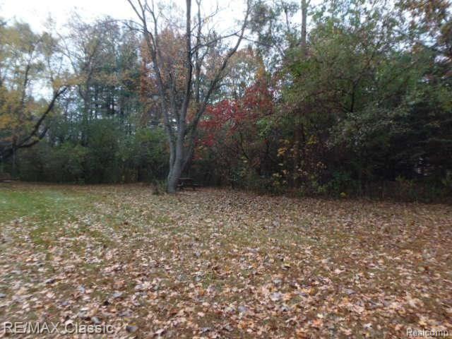 2049 Duck Lake Road North, Unit 6 Highland, MI 48356 - Photo 9 of 12