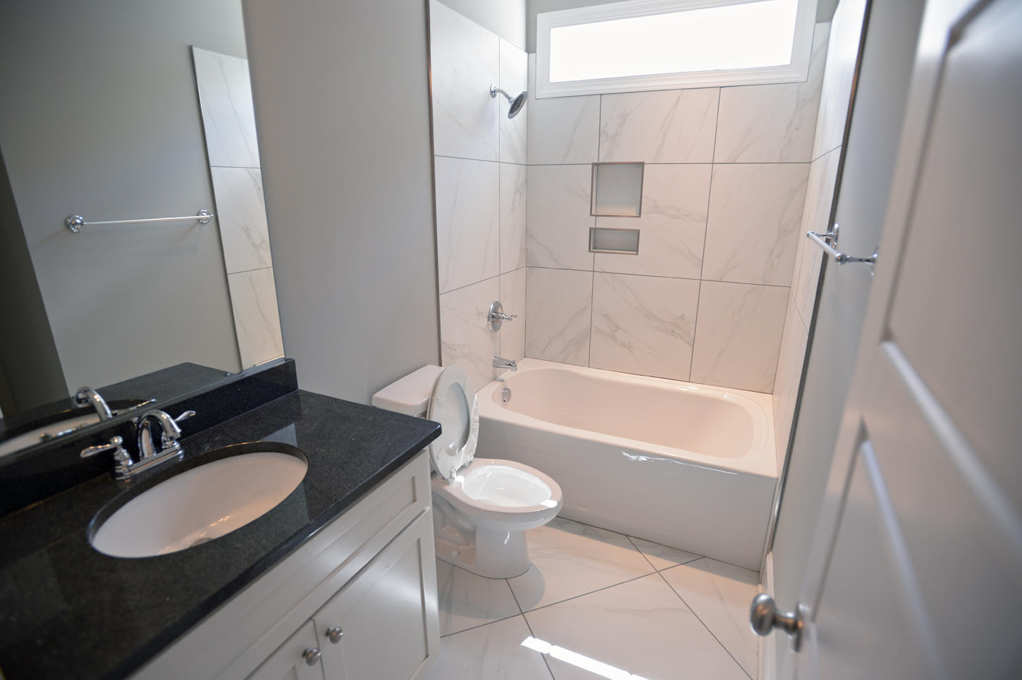 357 Walsh Road Chattanooga, TN 37405 - Photo 21 of 30 bathroom3