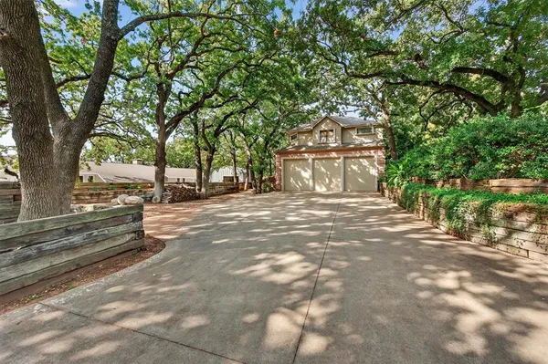 $1,450,000 | 215 Hiland Acres Circle, Pottsboro, TX 75076