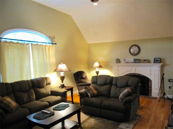 11 Bliss Road North Reading, MA 01864 - Photo 4 of 19 Gallery Image 4