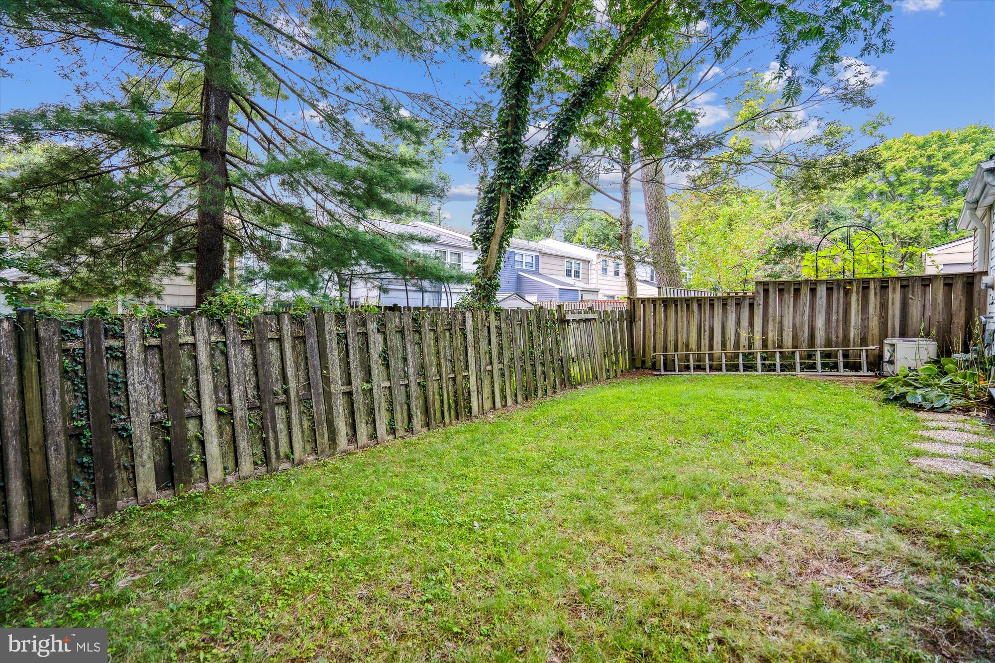 5447 Woodenhawk Circle Columbia, MD 21044 - Photo 14 of 51 PRIVATE BACKYARD W/ WOOD FENCE