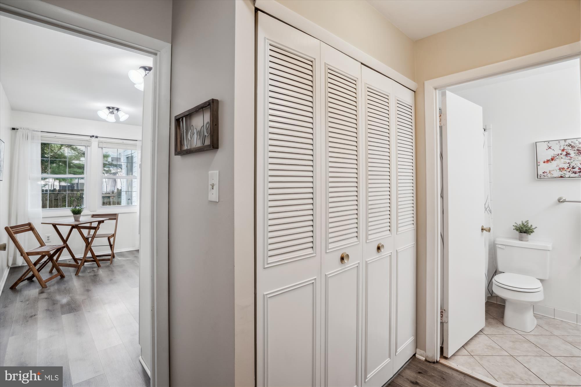 5447 Woodenhawk Circle Columbia, MD 21044 - Photo 20 of 51 WELL-LIT HALLWAY