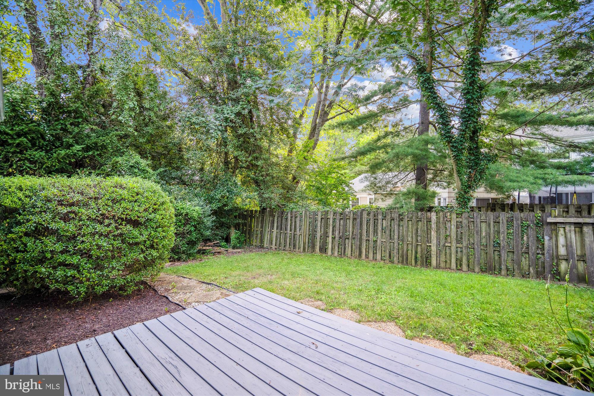5447 Woodenhawk Circle Columbia, MD 21044 - Photo 33 of 51 PRIVACY FENCING