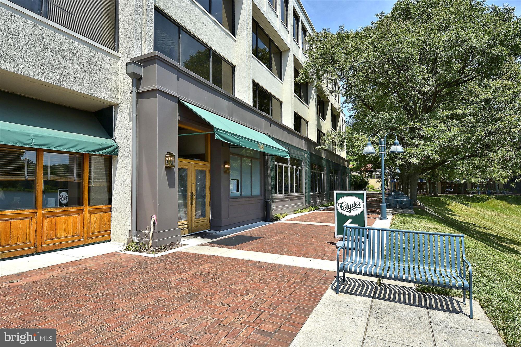 5447 Woodenhawk Circle Columbia, MD 21044 - Photo 48 of 51 AMENITY - COLUMBIA TOWN CENTER LAKEFRONT DINING