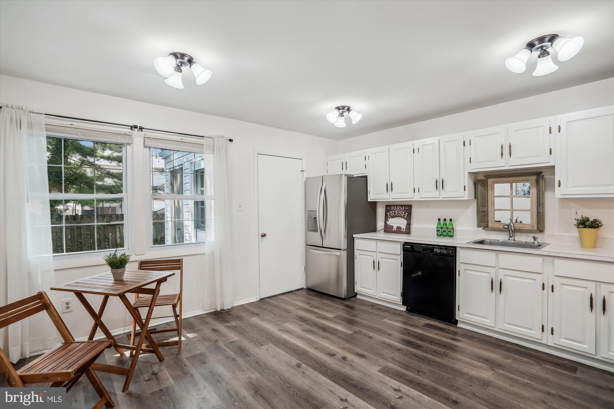 5447 Woodenhawk Circle Columbia, MD 21044 - Photo 10 of 51 LUXURY VINYL FLOORING