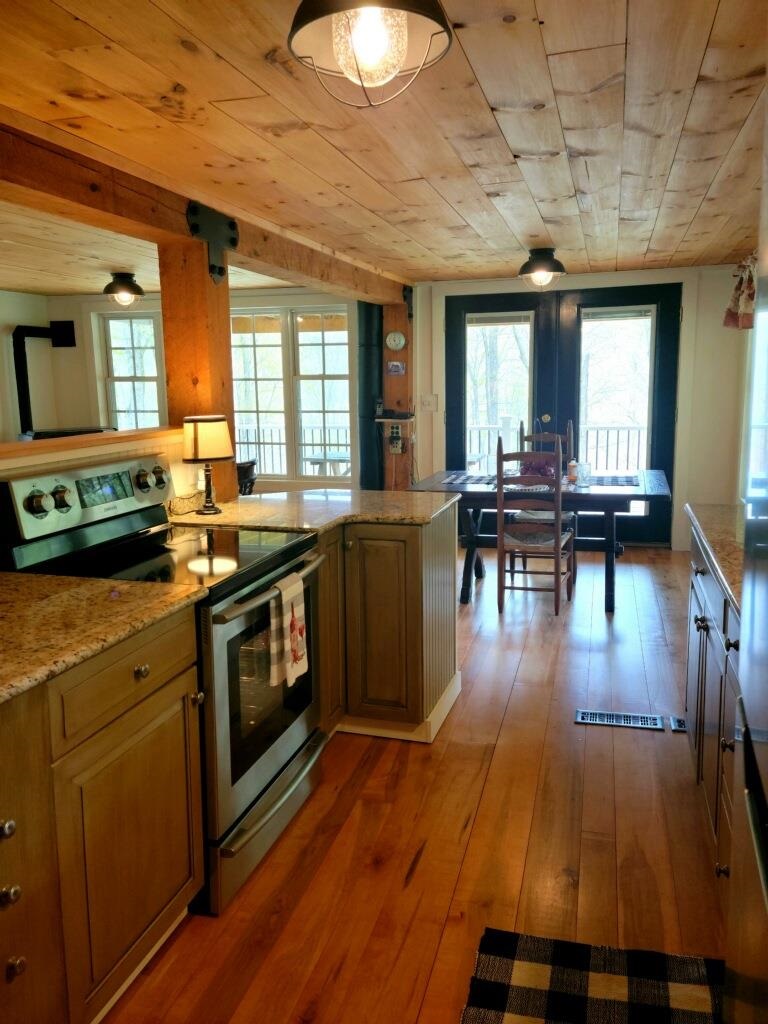 3263 River Road Arlington, VT 05250 - Photo 13 of 26 Gallery Image 13