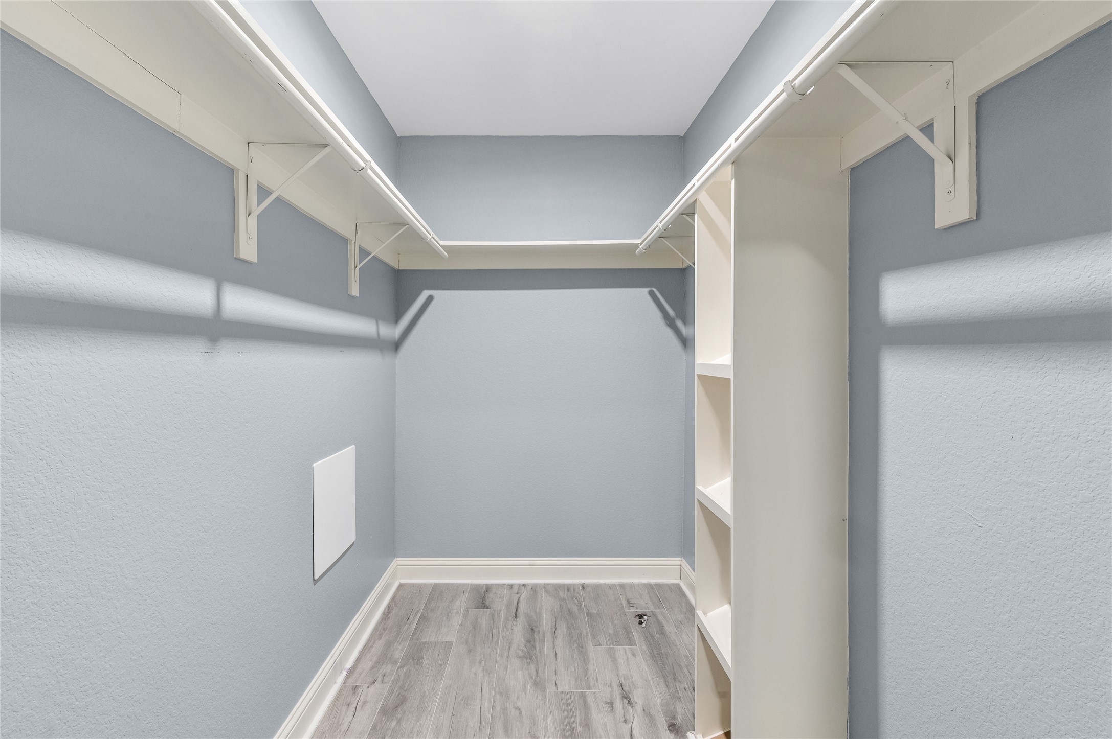 3853 Rosedale Street Houston, TX 77004 - Photo 29 of 50 Spacious walk-in closet