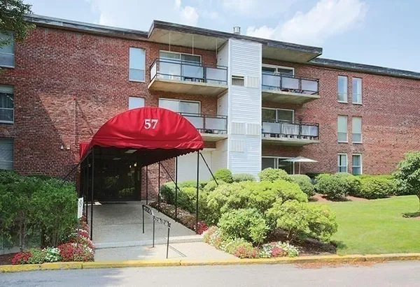 $439,900 | 57 Broadlawn Park, Unit 14B, Boston, MA 02467
