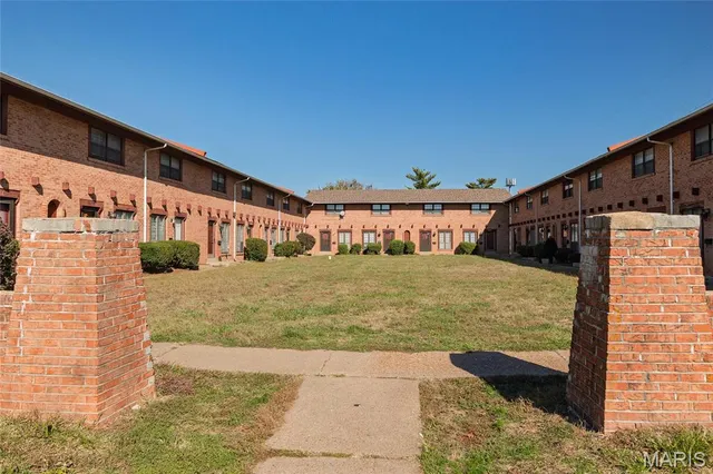 $5,280,000 | 7300 North Hanley Road, Hazelwood, MO 63042