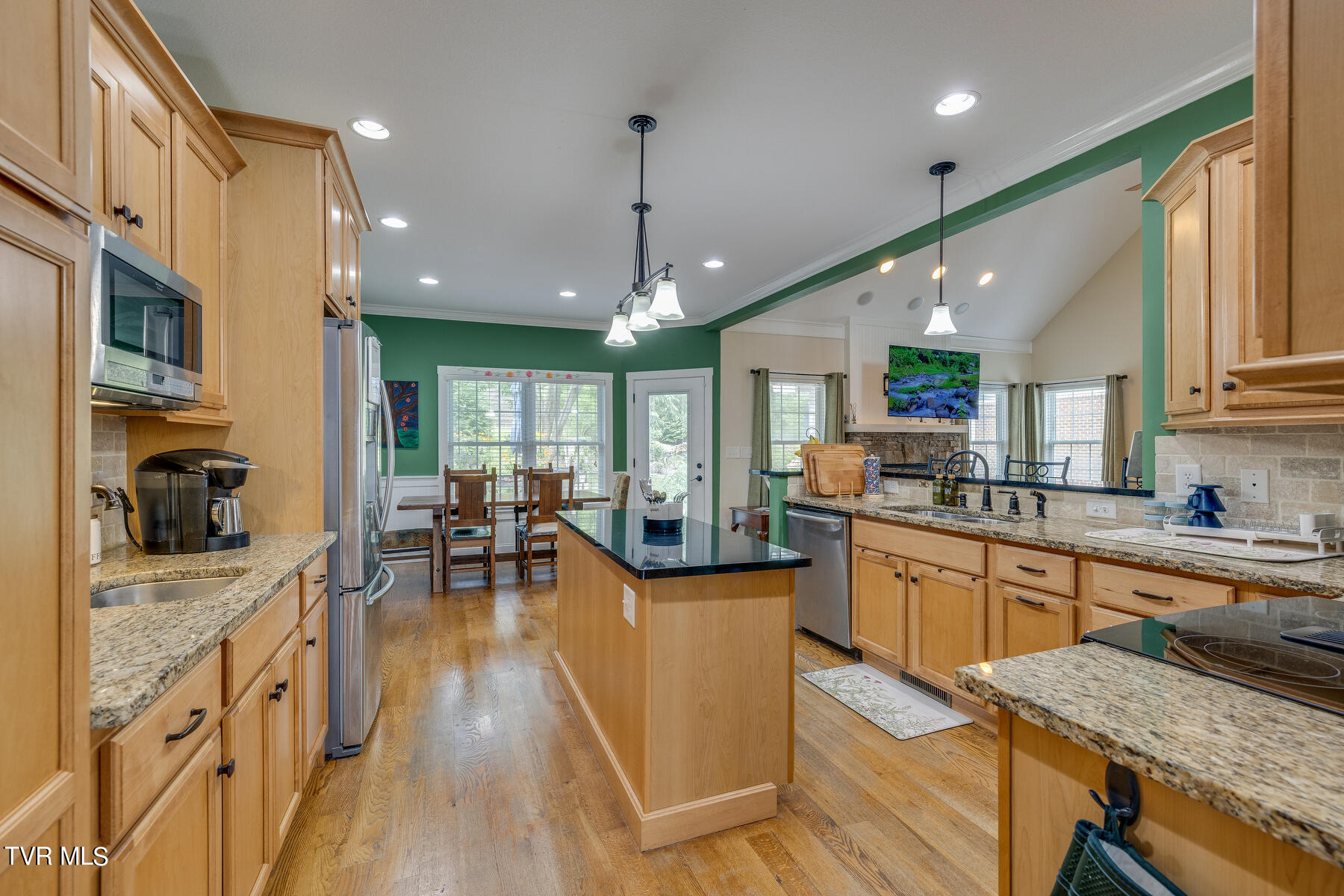 2318 Edinburgh Channel Road Kingsport, TN 37664 - Photo 18 of 56 015