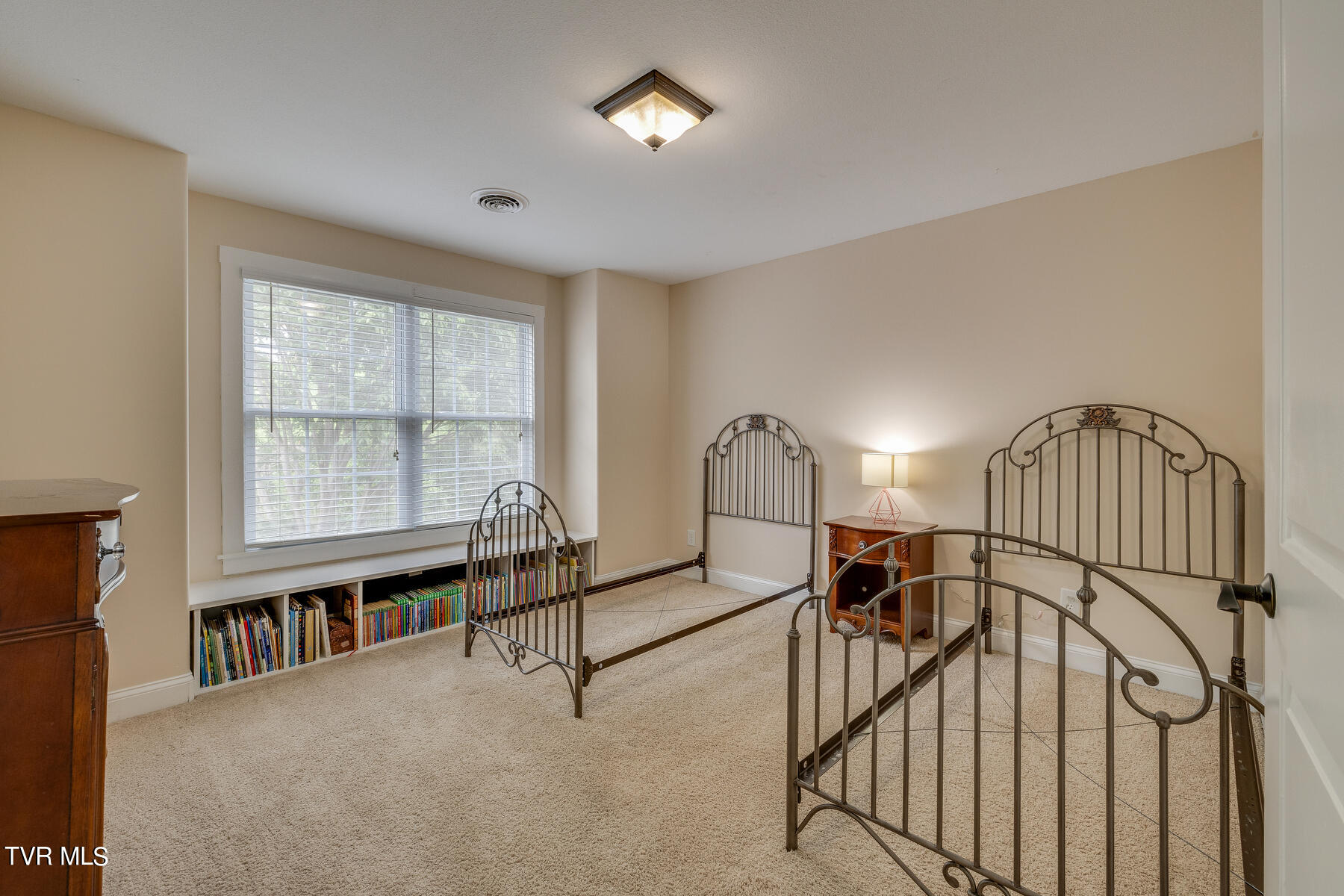2318 Edinburgh Channel Road Kingsport, TN 37664 - Photo 34 of 56 031
