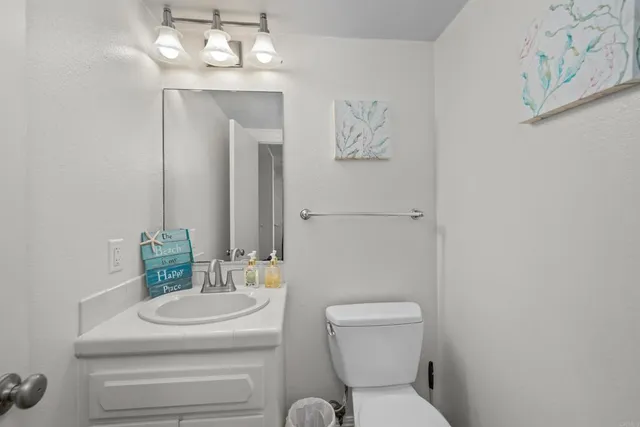 $1,200,000 | 368 Hemlock Avenue, Carlsbad, CA 92008