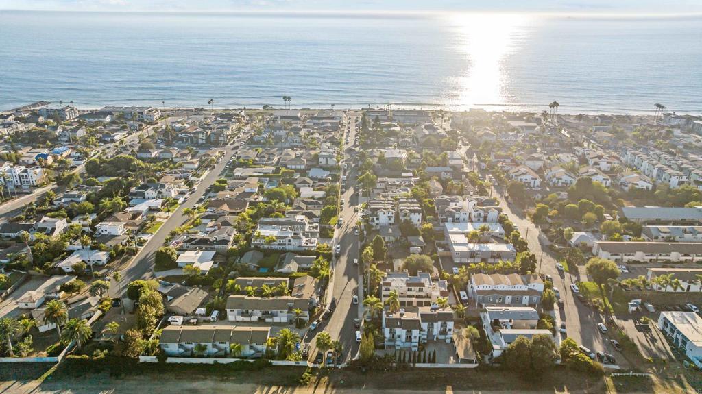 368 Hemlock Avenue Carlsbad, CA 92008 - Photo 28 of 32 an aerial view of multiple house