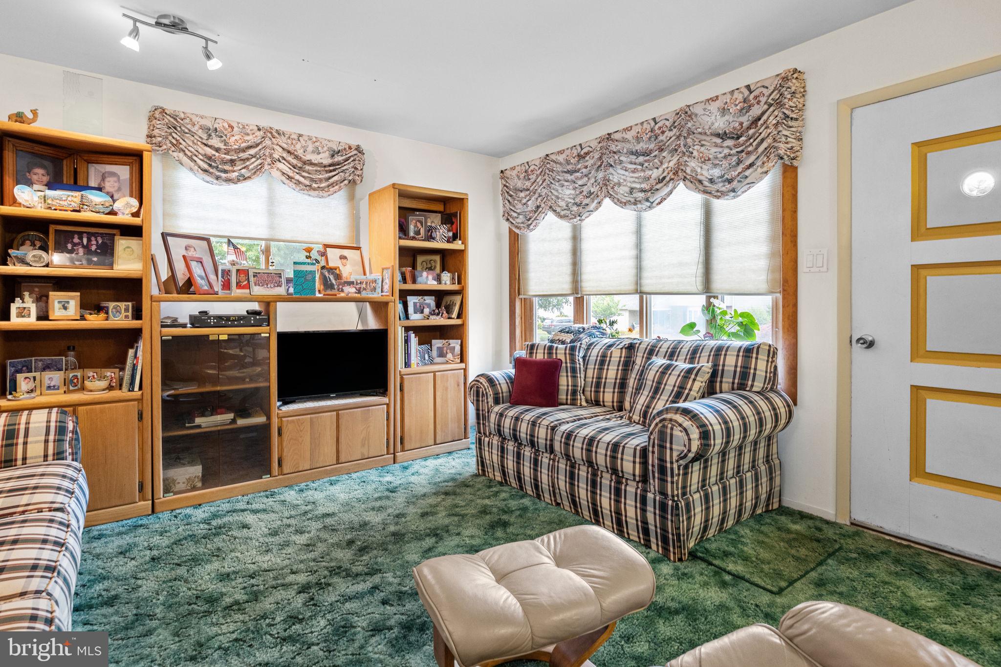 847 Phillips Road Warminster, PA 18974 - Photo 4 of 28 Gallery Image 4
