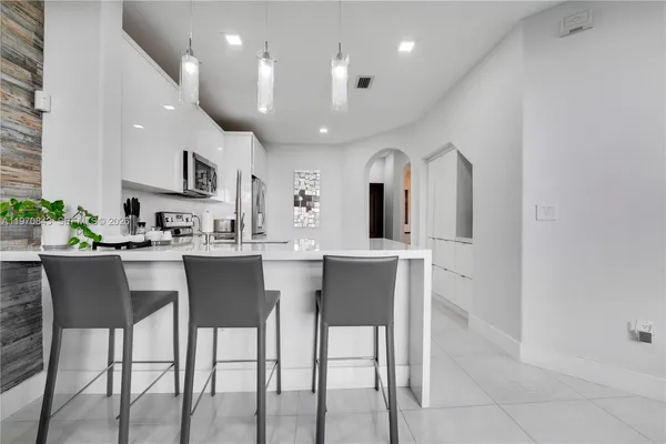 $4,600 | 11261 Northwest 55th Lane, Doral, FL 33178