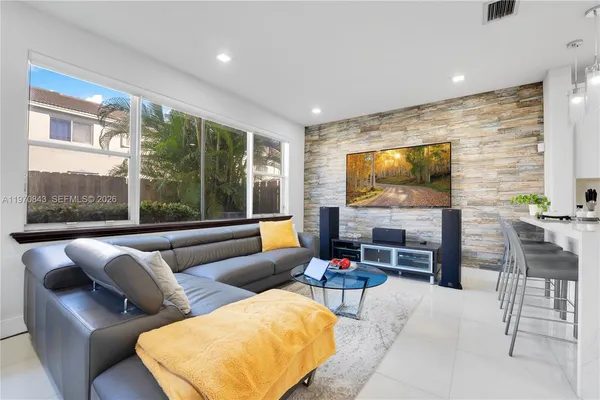 $4,600 | 11261 Northwest 55th Lane, Doral, FL 33178