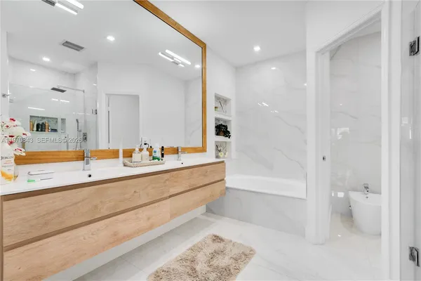 $4,600 | 11261 Northwest 55th Lane, Doral, FL 33178