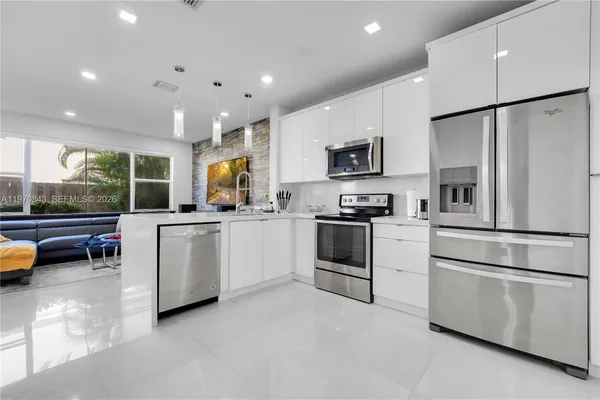 $4,600 | 11261 Northwest 55th Lane, Doral, FL 33178