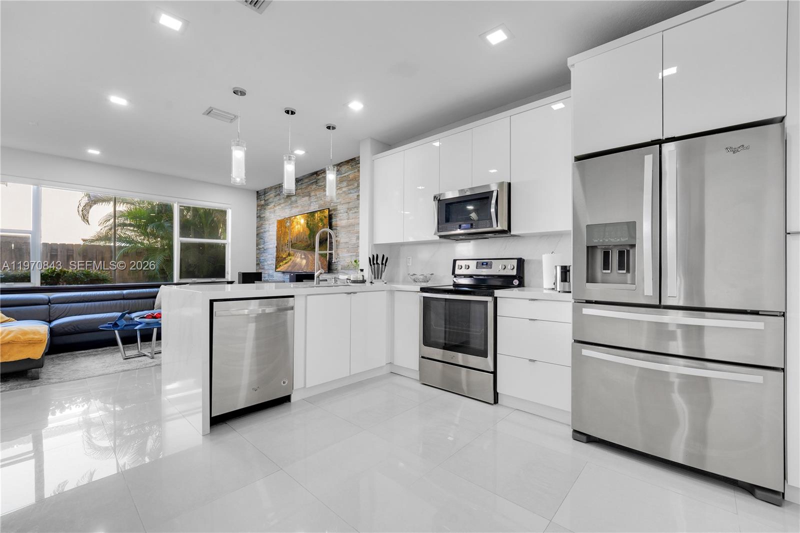 11261 Northwest 55th Lane Doral, FL 33178 - Photo 8 of 31