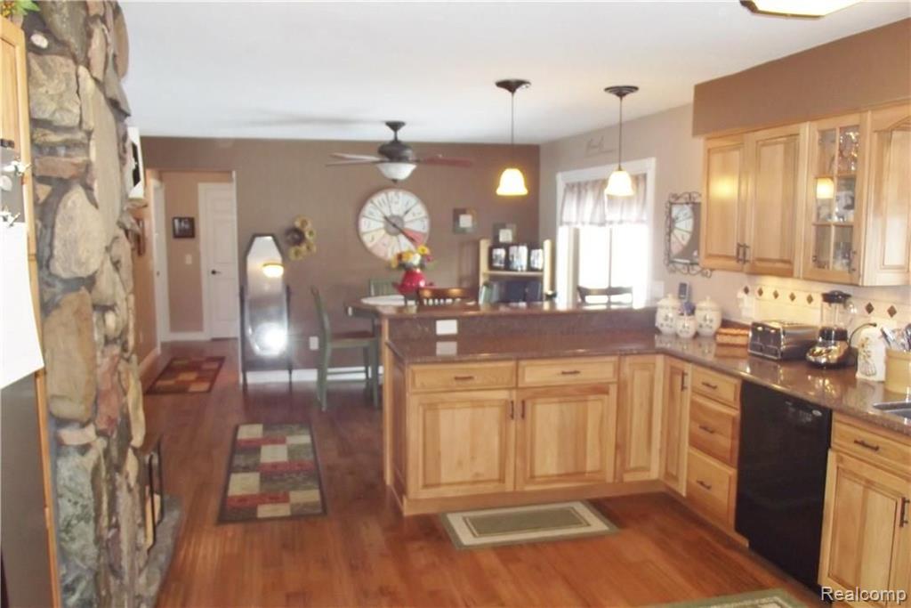 4900 Stow Road Fowlerville, MI 48836 - Photo 3 of 18