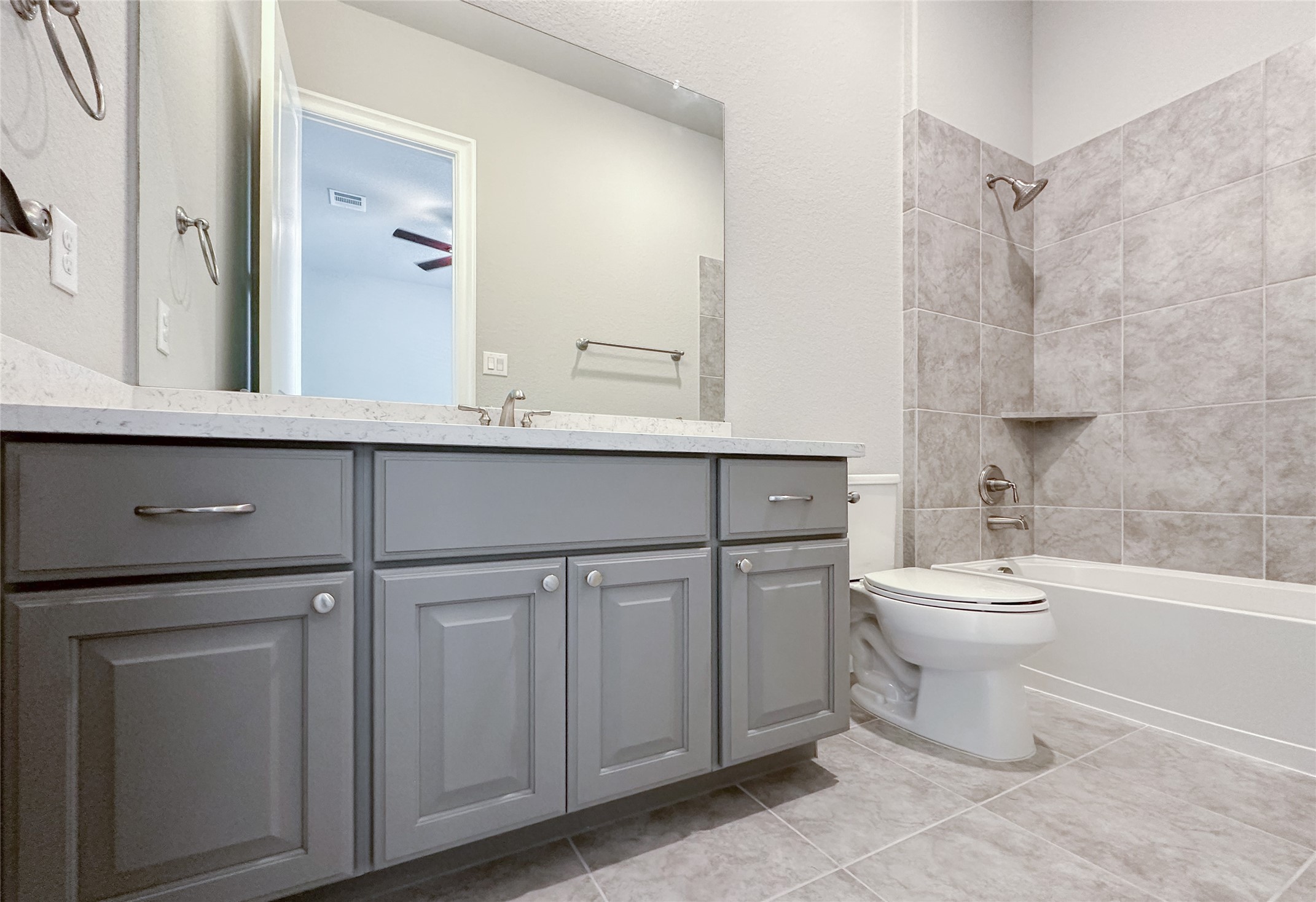 8543 Tynan Ridge Drive Magnolia, TX 77354 - Photo 19 of 50 Guest Bedroom Bathroom