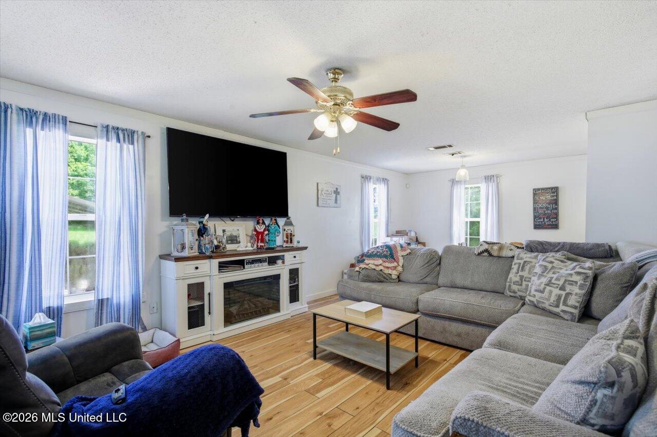 123 Southbreeze Road Magee, MS 39111 - Photo 7 of 23 07-123 Southbreeze Rd _ Hometoursms..com