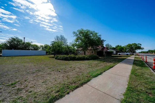 $109,900 | 1104 North Avenue Avenue East, Haskell, TX 79521