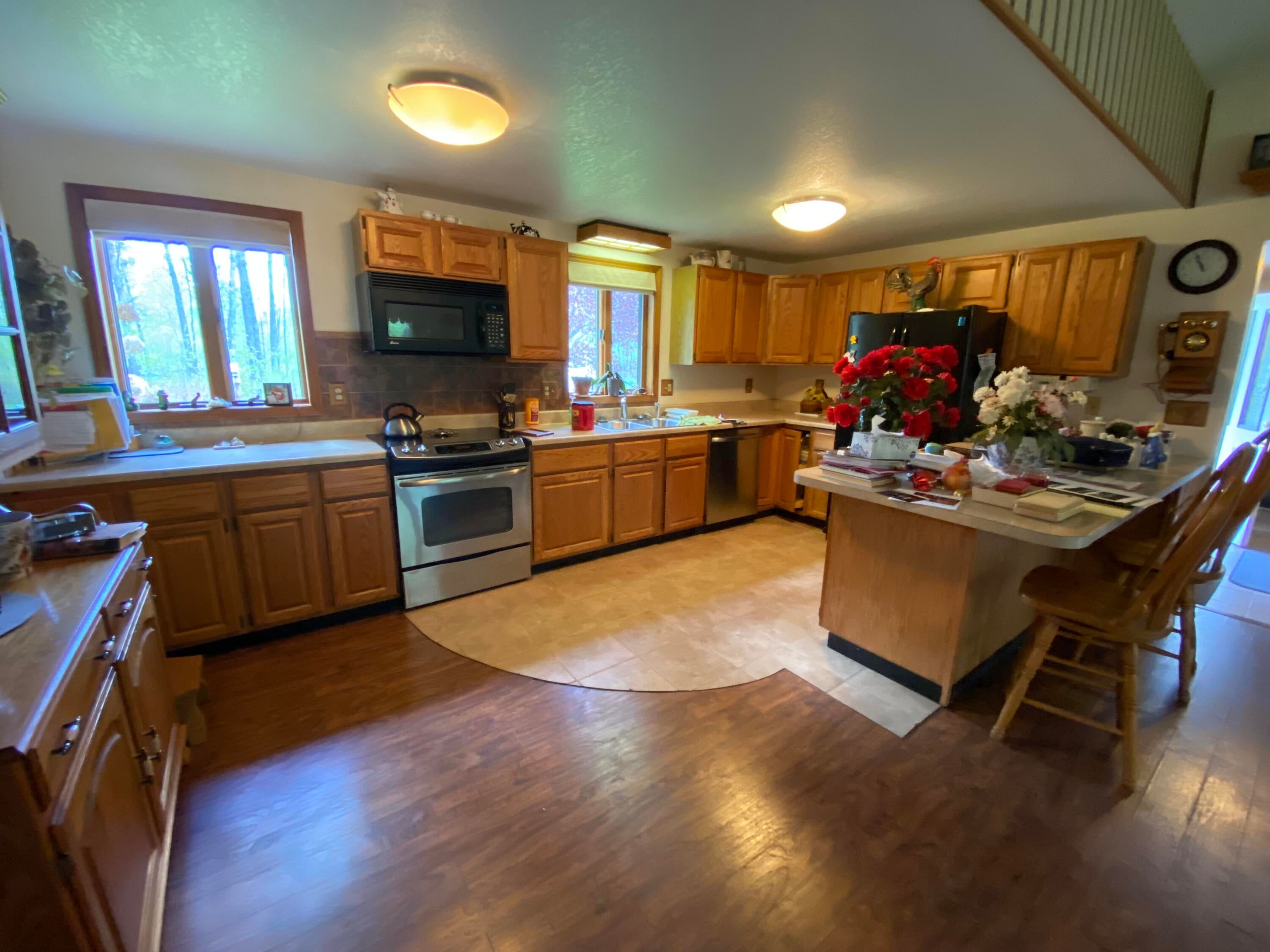 629 North Roscommon Road Roscommon, MI 48653 - Photo 4 of 19 Gallery Image 4