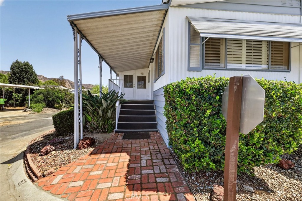 6480 Katherine Road, Unit 87 Simi Valley, CA 93063 - Photo 5 of 36 Gallery Image 5