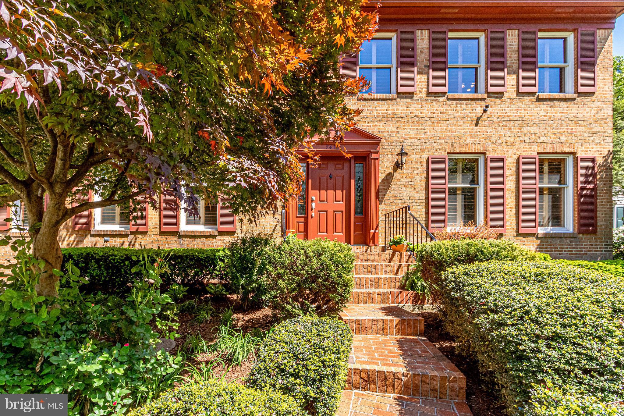 7415 Brian Run Court Springfield, VA 22153 - Photo 4 of 71 Exquisitly Landscaped