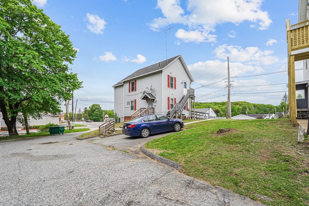32 Worcester Road Charlton, MA 01507 - Photo 3 of 39