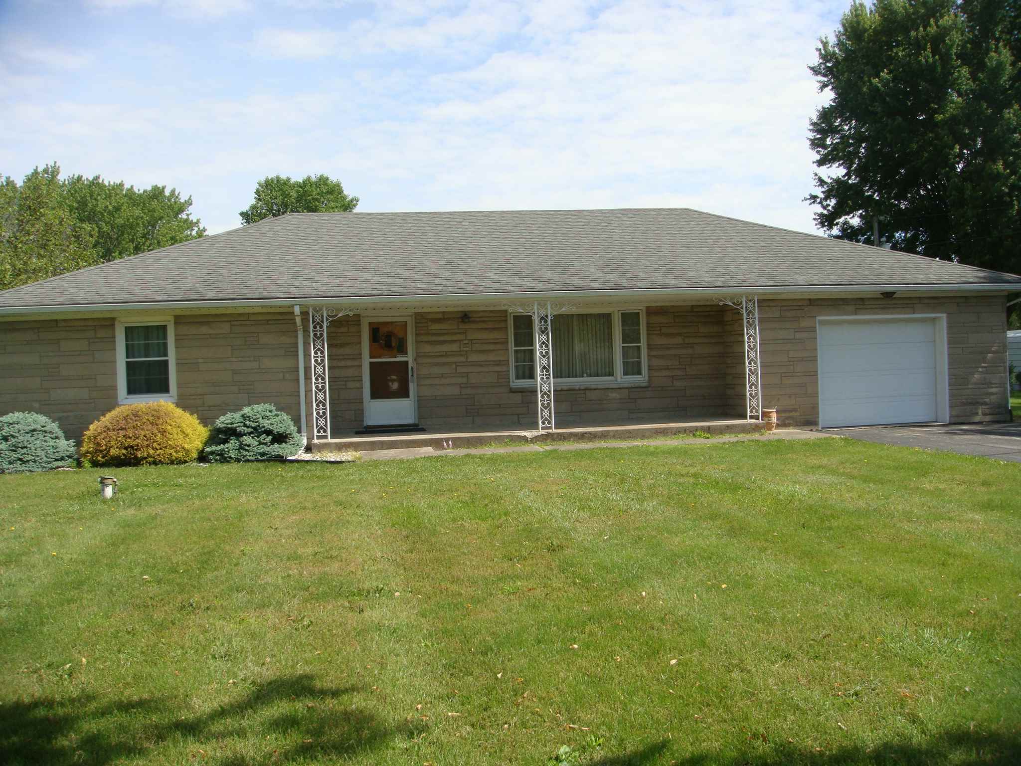 828 East Center Road Kokomo, IN 46902 - Photo 1 of 19 Gallery Image 1