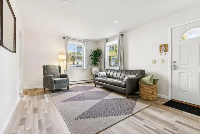 $585,000 | 7 Farm Hill Road, Cape Elizabeth, ME 04107