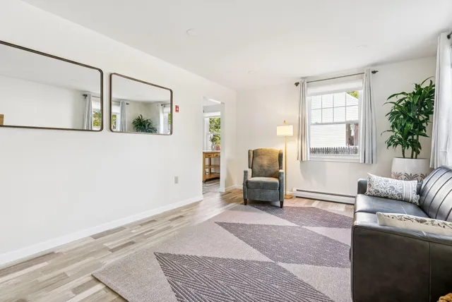 $585,000 | 7 Farm Hill Road, Cape Elizabeth, ME 04107