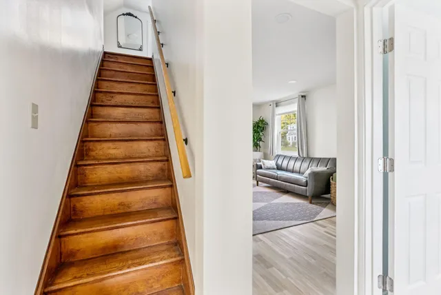 $585,000 | 7 Farm Hill Road, Cape Elizabeth, ME 04107