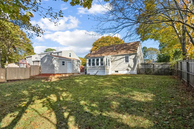 $585,000 | 7 Farm Hill Road, Cape Elizabeth, ME 04107