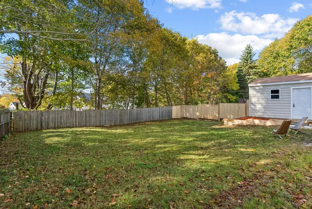 $585,000 | 7 Farm Hill Road, Cape Elizabeth, ME 04107