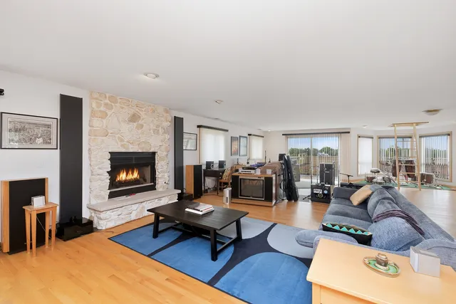 a view of a large window with an outdoor view