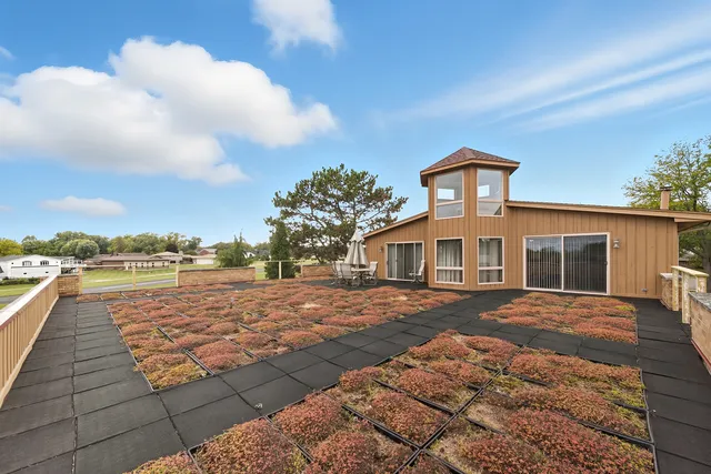 $1,950,000 | 607 Berkshire Court, Downers Grove, IL 60516