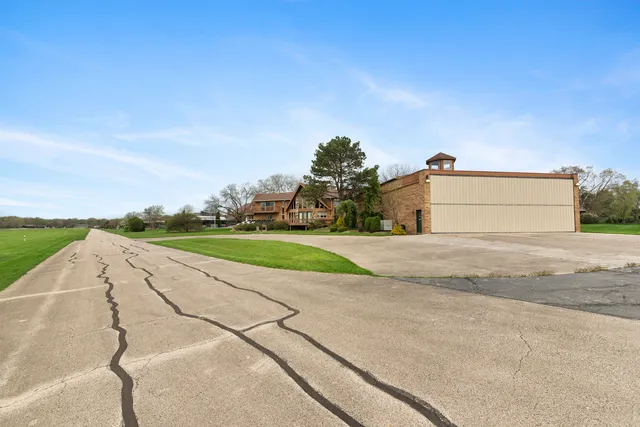 $1,950,000 | 607 Berkshire Court, Downers Grove, IL 60516